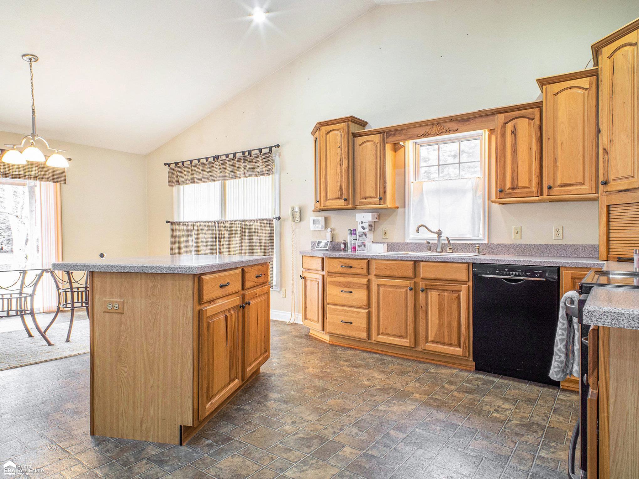11067 Seymour Road Montrose, MI 48457 - Photo 8 of 38 Gallery Image 8