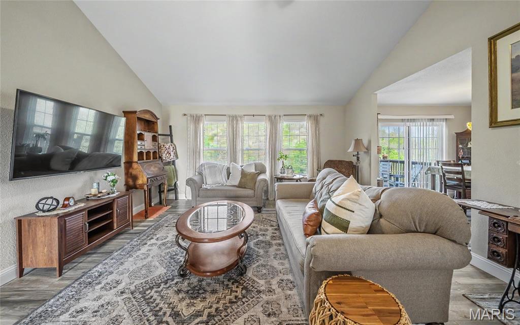 208 Ridgeview Drive St. Robert, MO 65584 - Photo 2 of 53