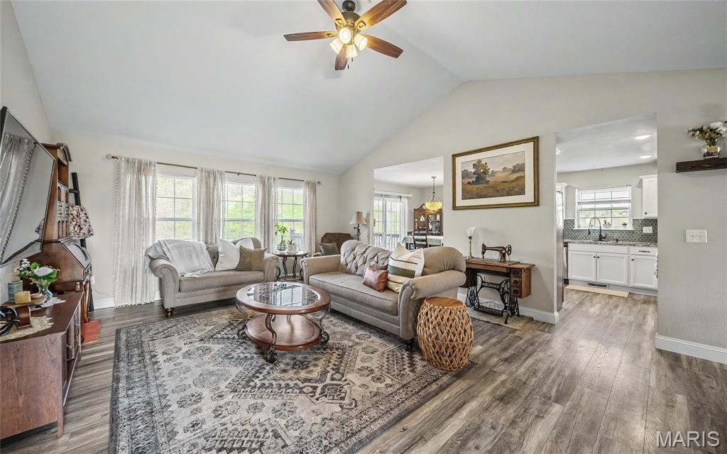 208 Ridgeview Drive St. Robert, MO 65584 - Photo 4 of 53