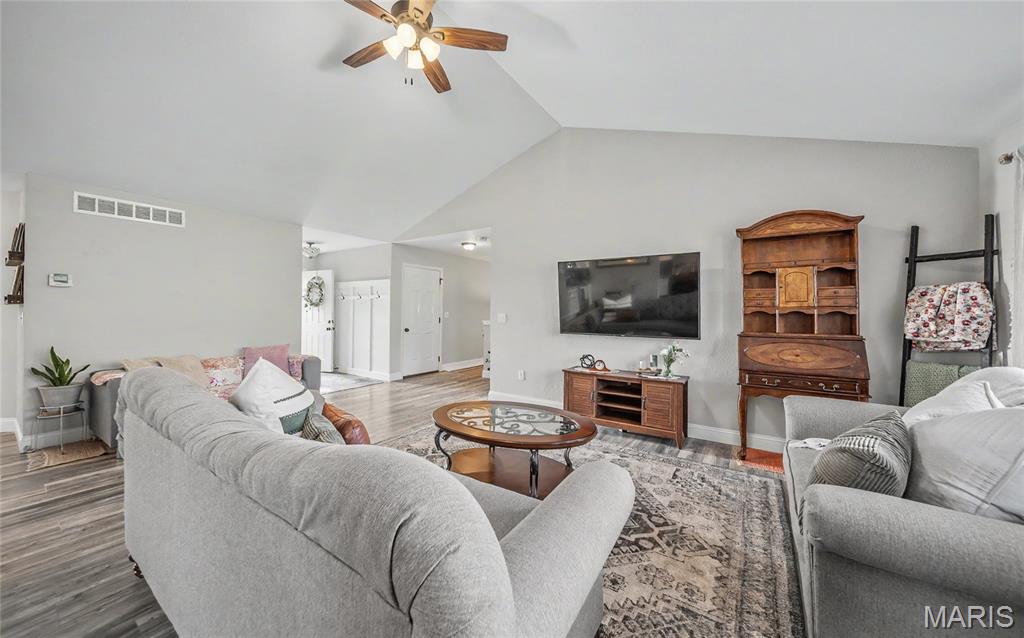 208 Ridgeview Drive St. Robert, MO 65584 - Photo 5 of 53