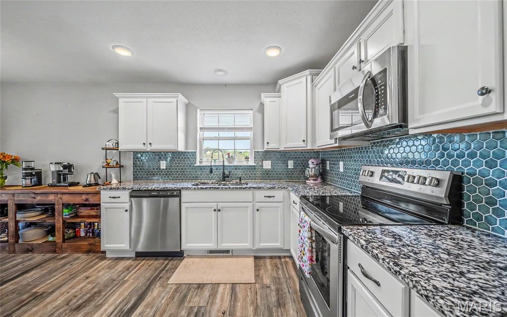 208 Ridgeview Drive St. Robert, MO 65584 - Photo 7 of 53