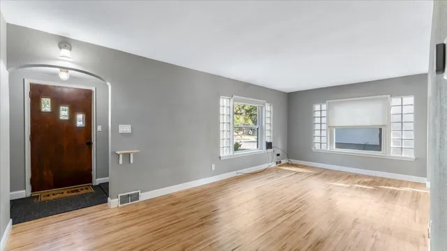 $1,600 | 828 15th Street Southwest, Willmar, MN 56201