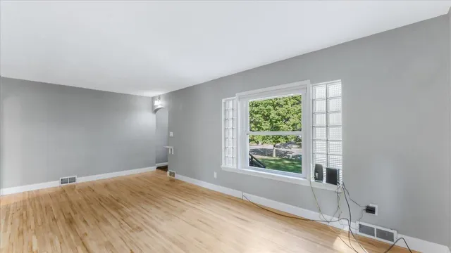 $1,600 | 828 15th Street Southwest, Willmar, MN 56201