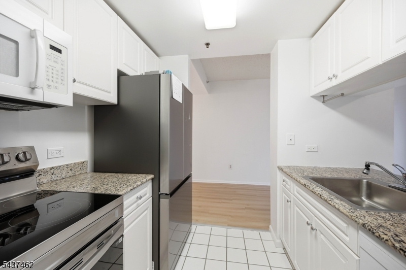 100 Old Palisade Road, Unit 1613 Fort Lee, NJ 07024 - Photo 21 of 35