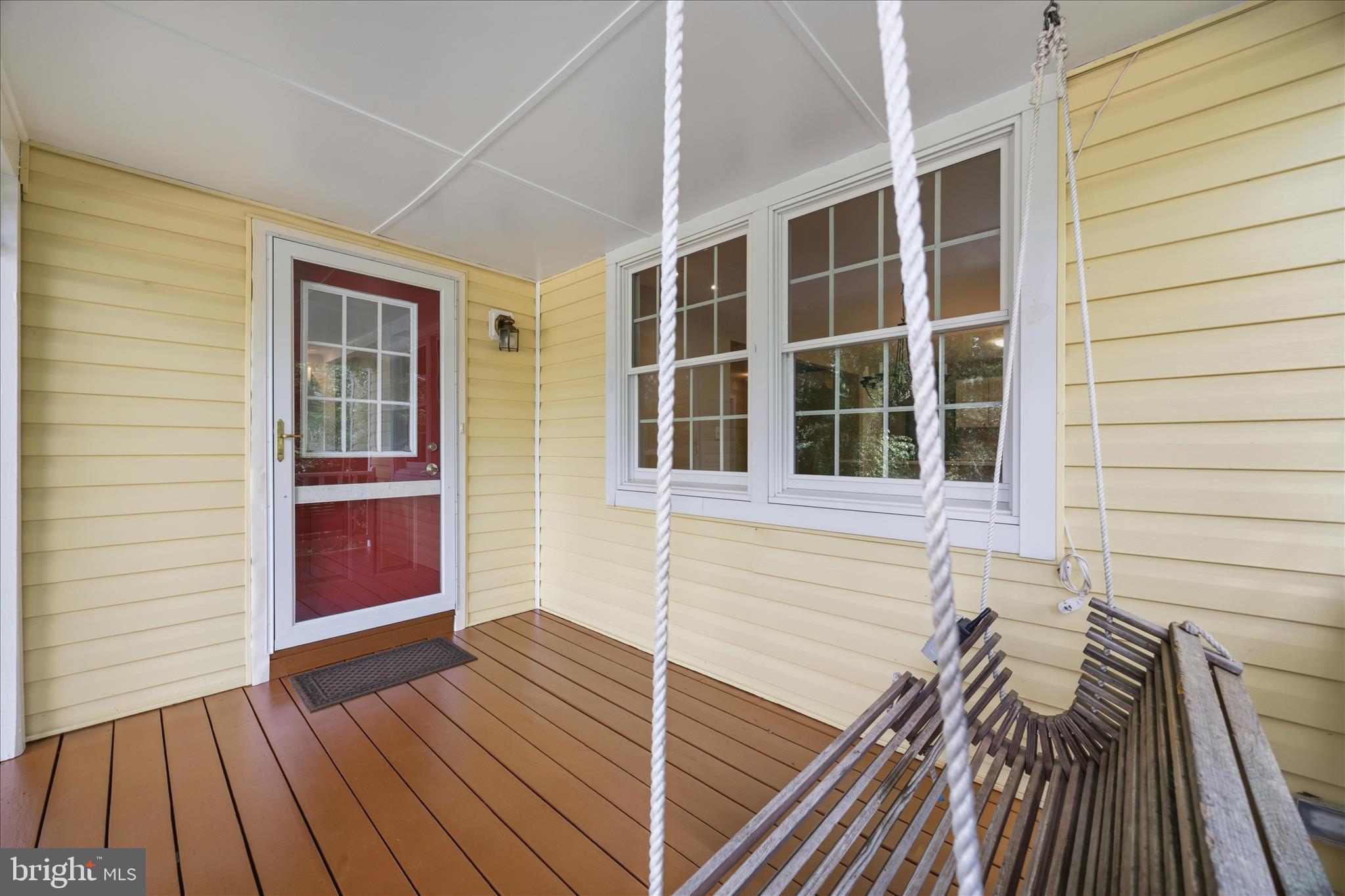 565 Sunset Knoll Road Pasadena, MD 21122 - Photo 4 of 48