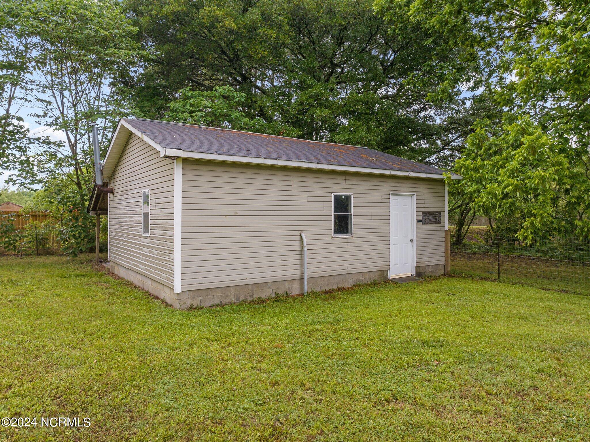 1677 West Hanrahan Road Ayden, NC 28513 - Photo 41 of 48 18-web-or-mls-DJI_0111