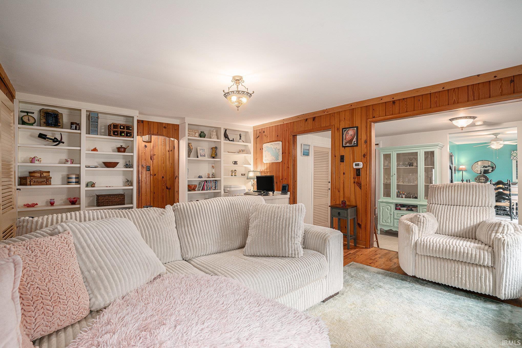 515 East Lake View Road Syracuse, IN 46567 - Photo 14 of 36 Gallery Image 14