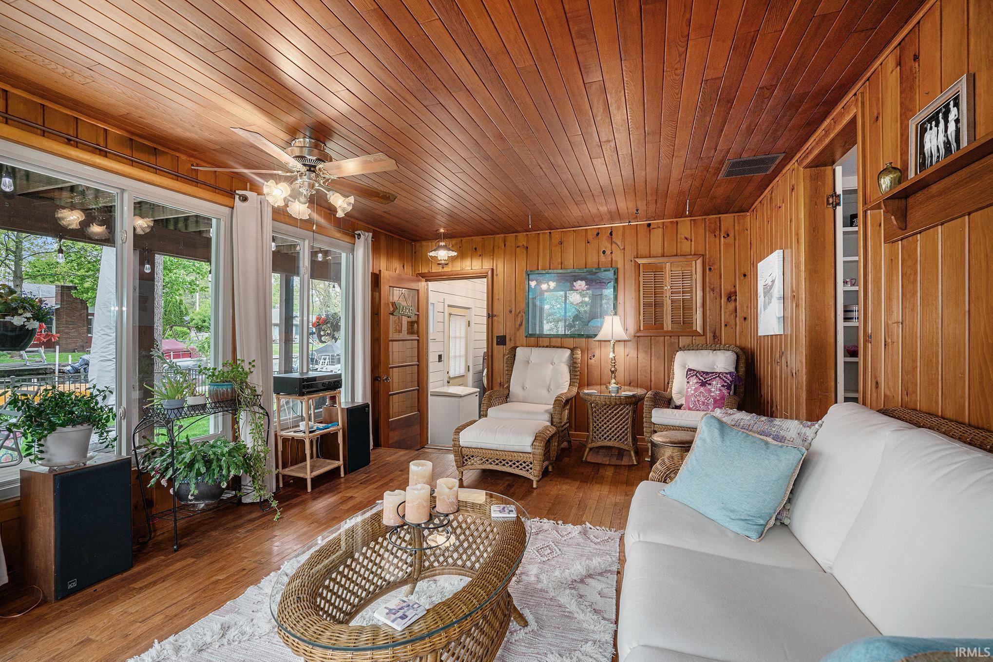 515 East Lake View Road Syracuse, IN 46567 - Photo 17 of 36 Gallery Image 17