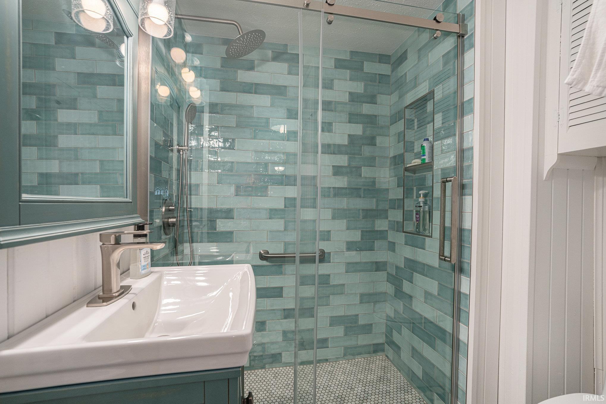 515 East Lake View Road Syracuse, IN 46567 - Photo 19 of 36 Gallery Image 19