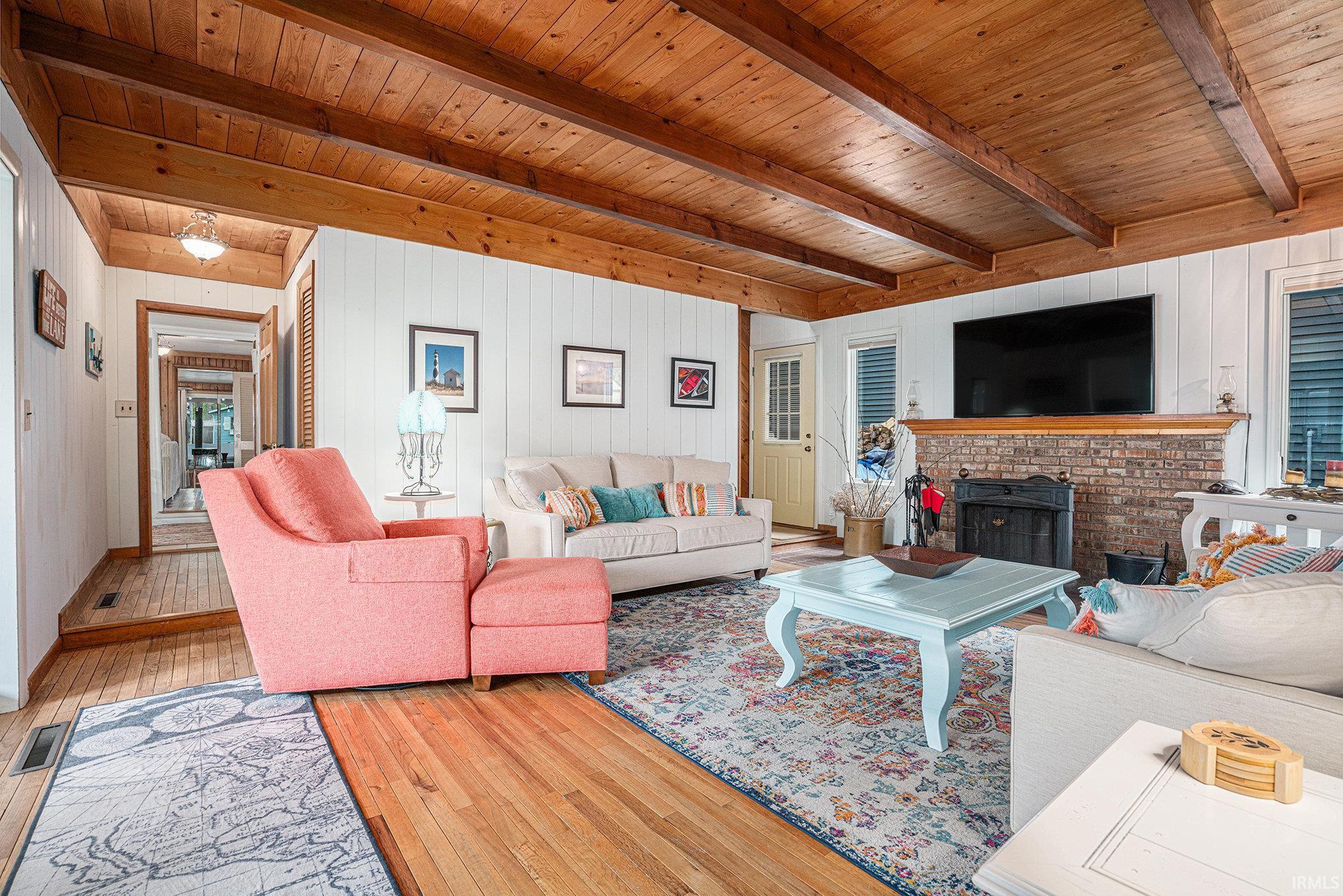 515 East Lake View Road Syracuse, IN 46567 - Photo 9 of 36 Gallery Image 9