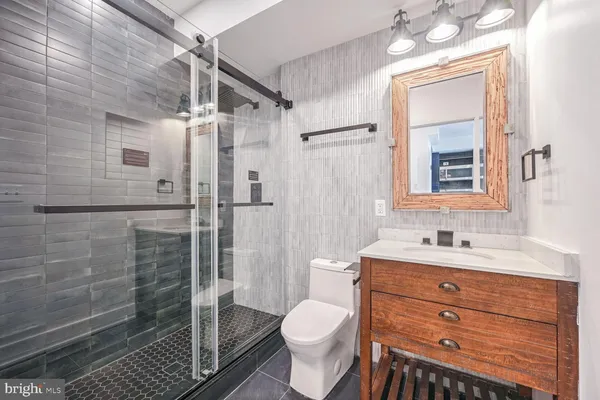 $1,950 | 3304 Georgia Avenue Northwest, Unit 2B, Washington, DC 20010
