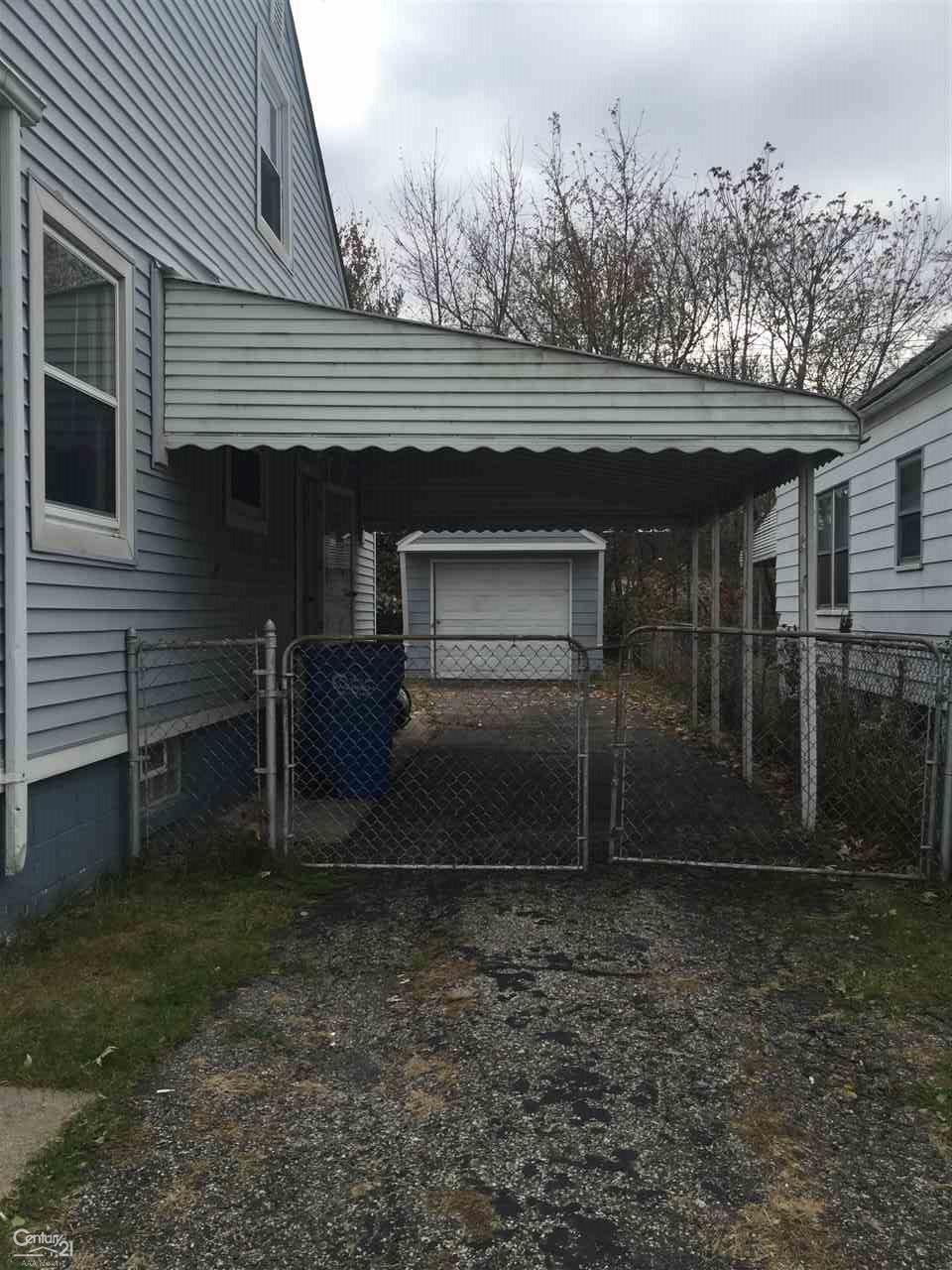 8260 Stephens Warren, MI 48089 - Photo 2 of 27 Gallery Image 2