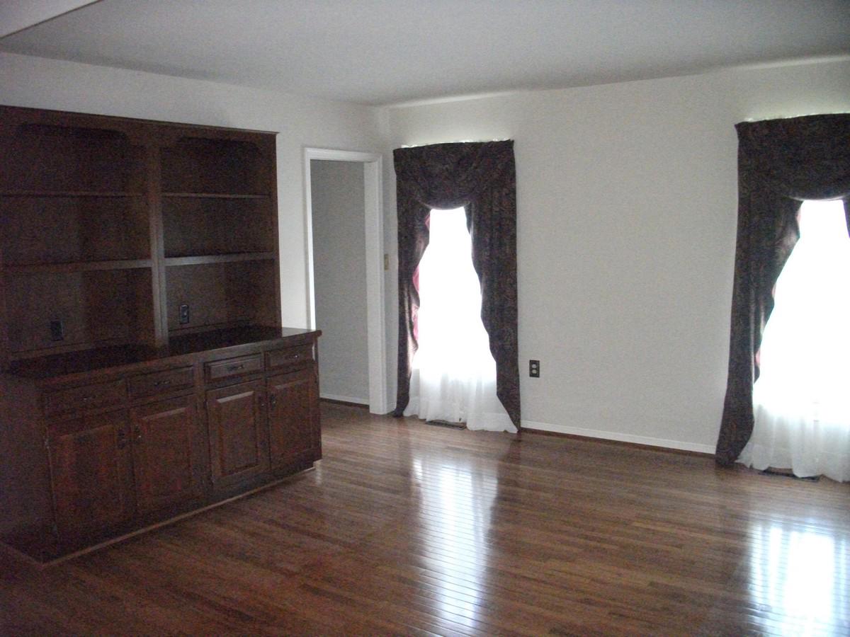 5510 Corral Lane Frederick, MD 21703 - Photo 15 of 36 Fireplace Room with Built In