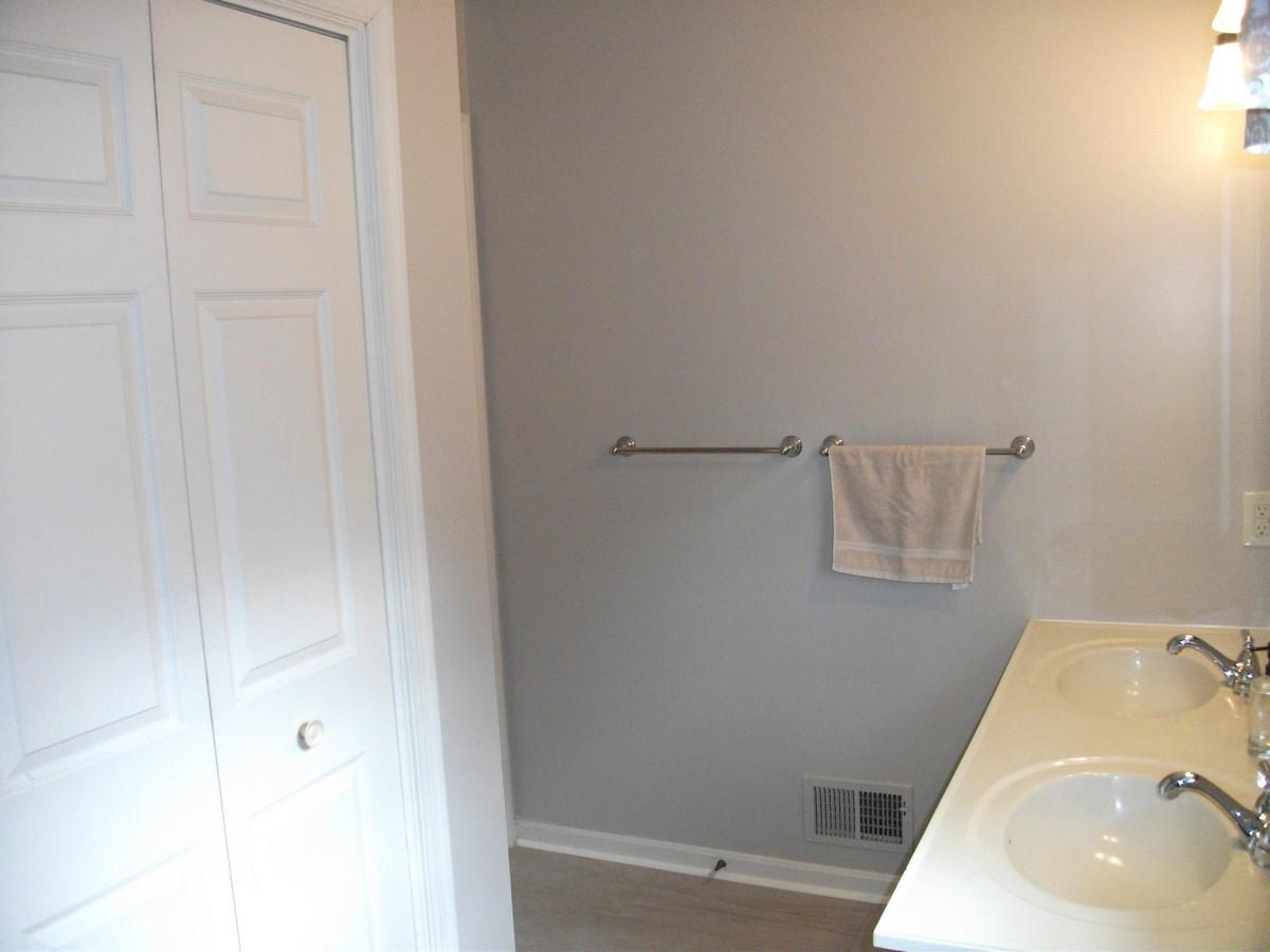 5510 Corral Lane Frederick, MD 21703 - Photo 23 of 36 Master Bath w/Linen Closet