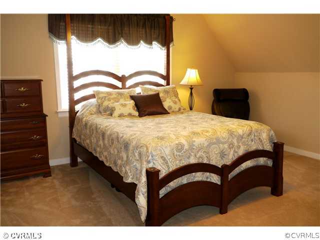1403 Gravity Hill Road Midlothian, VA 23114 - Photo 9 of 12 Bedroom - Guest Room w/ Full Bath