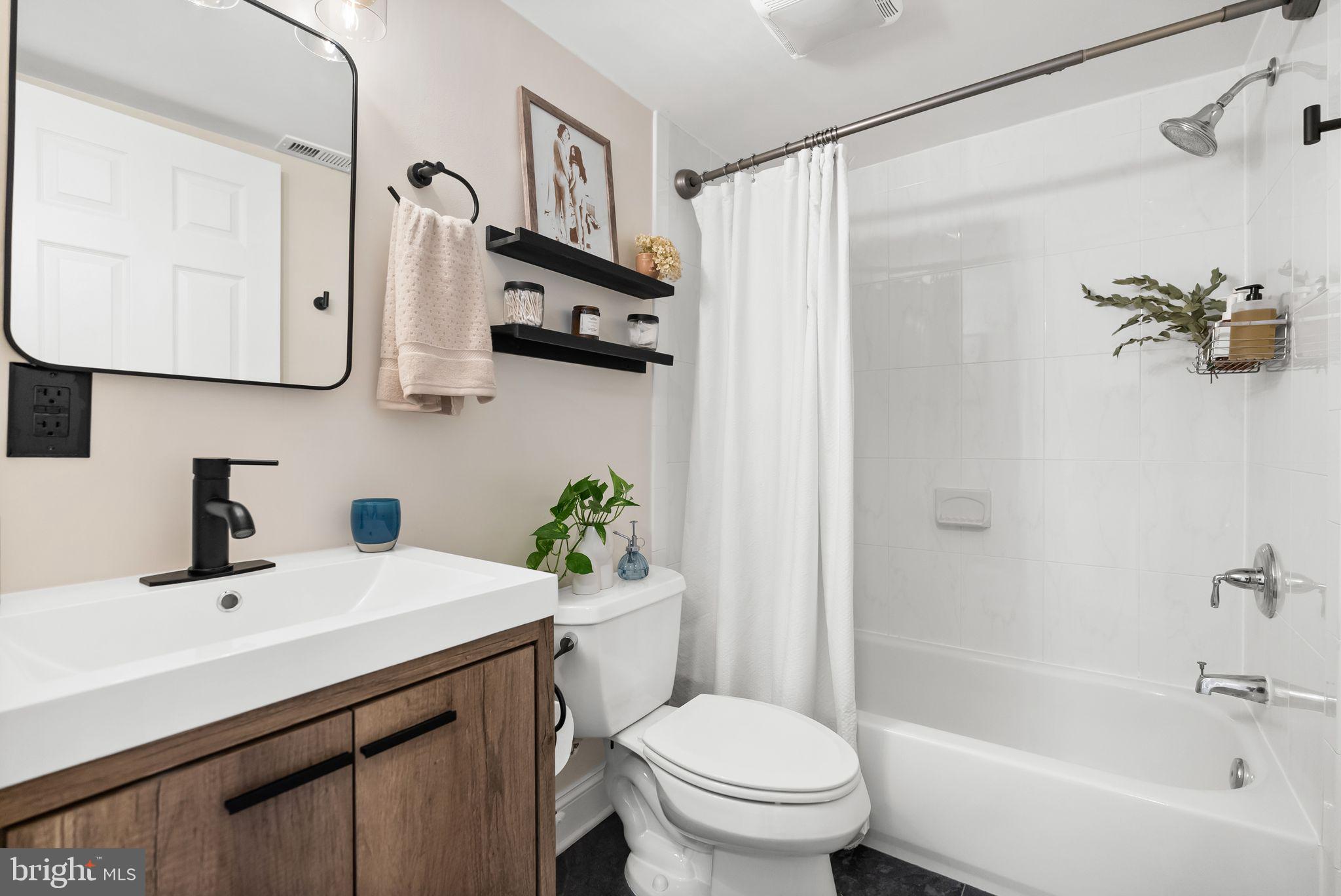 718 Park Road Northwest, Unit 5 Washington, DC 20010 - Photo 9 of 10