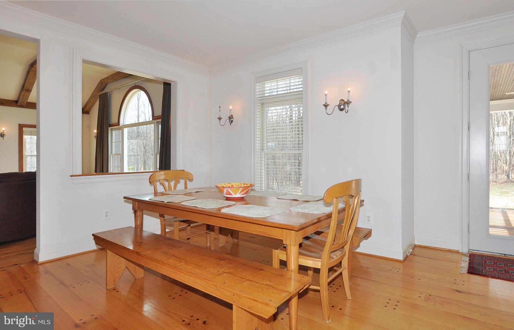 1342 Excaliber Lane Silver Spring, MD 20906 - Photo 11 of 33 Good size eating area off kitchen w/door to deck.