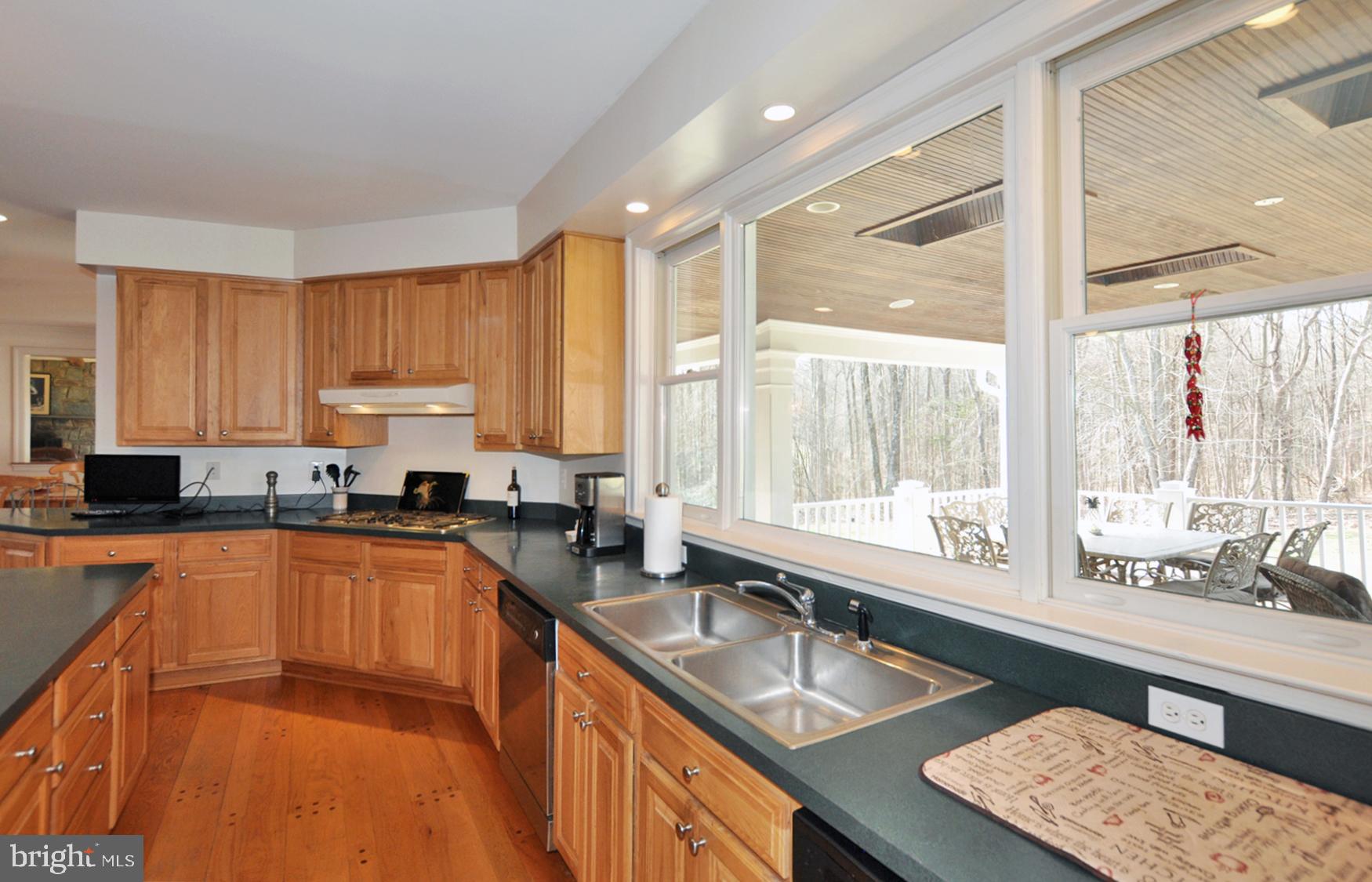 1342 Excaliber Lane Silver Spring, MD 20906 - Photo 10 of 33 Tons of Hickory cabinets & counter space.