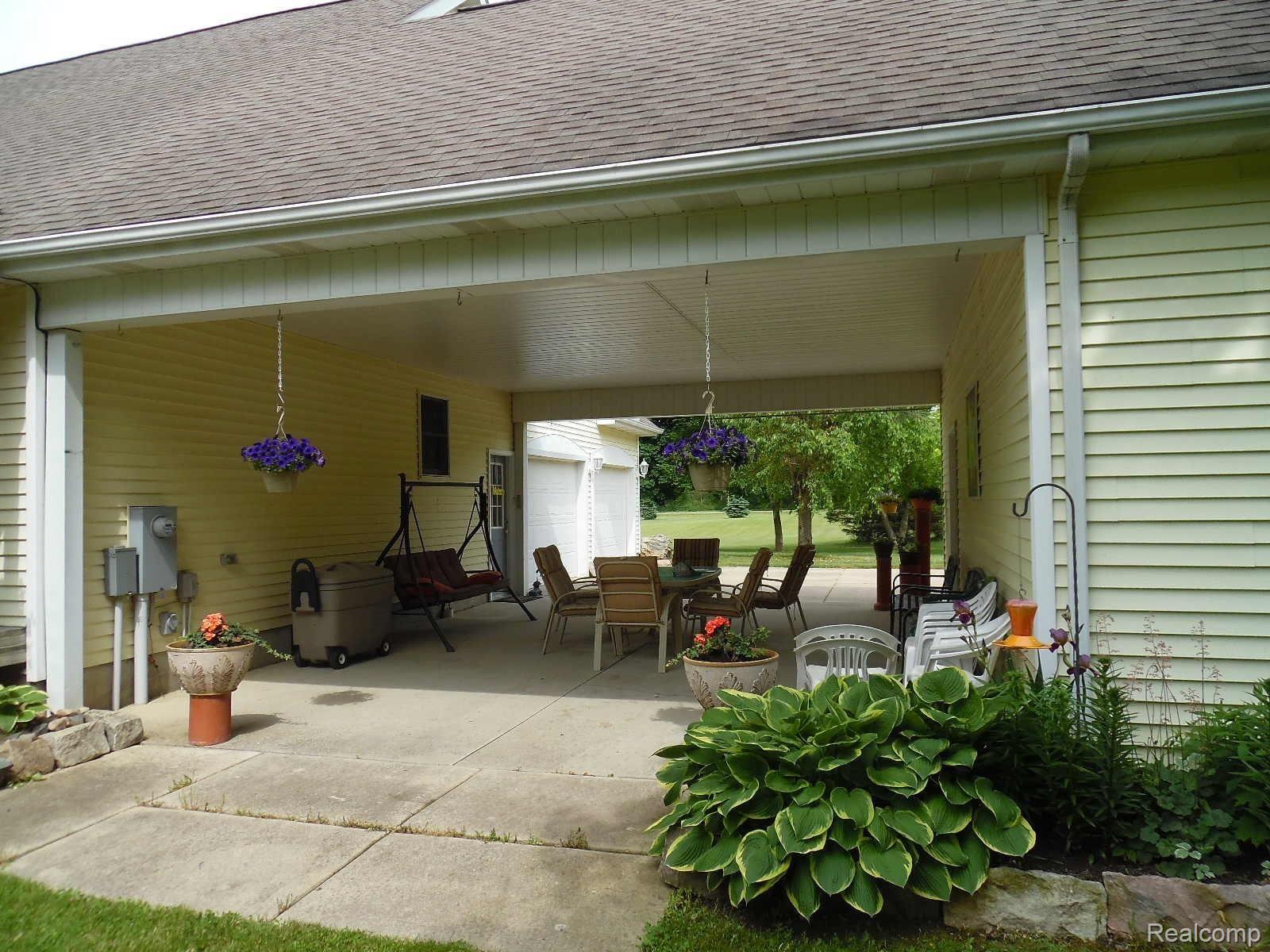 2130 Broker Road Lapeer, MI 48446 - Photo 11 of 35 SAM_1075.JPG