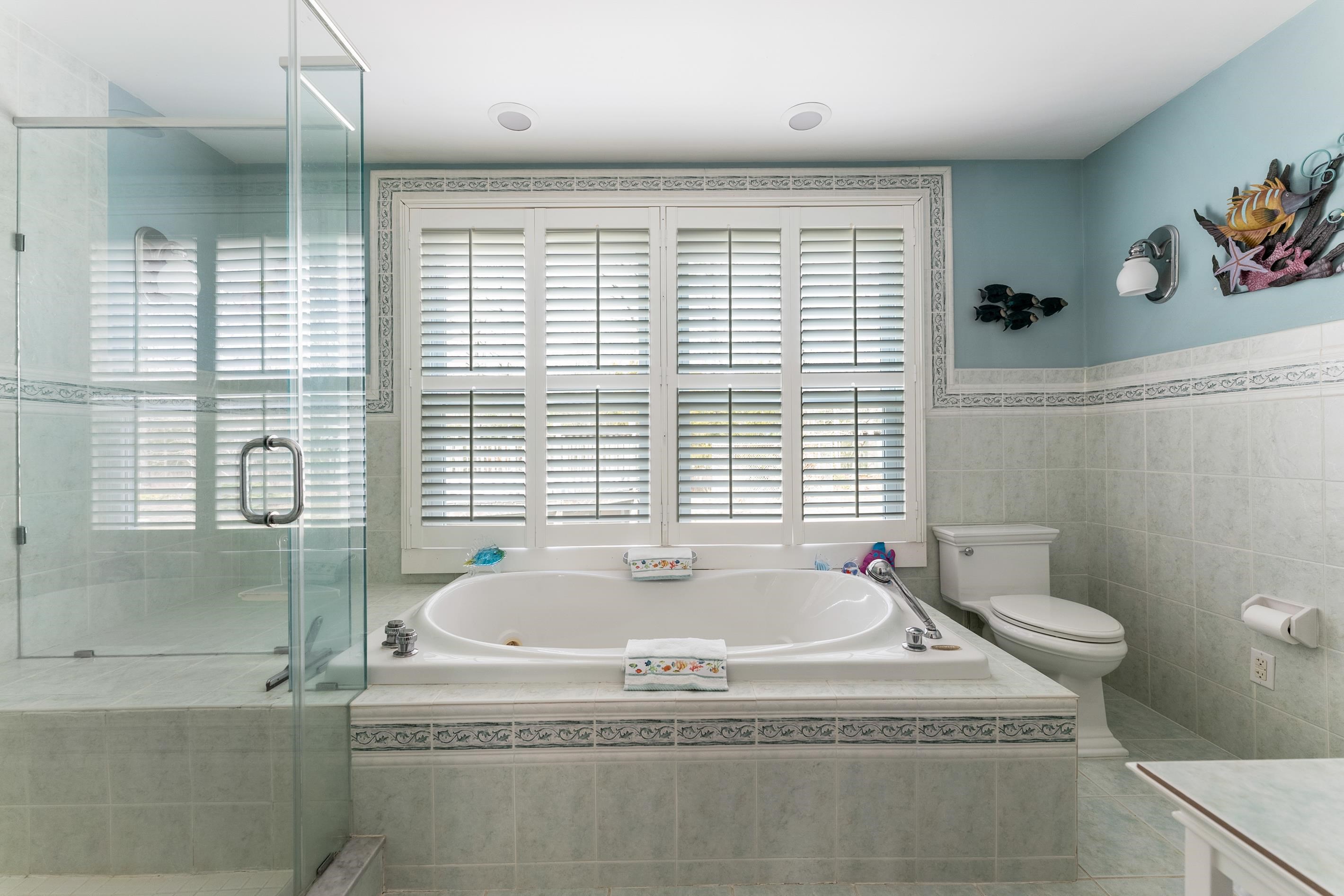 95 Peach Orchard Road Ocean View, NJ 08230 - Photo 21 of 41 a bathroom with sink and bathtub