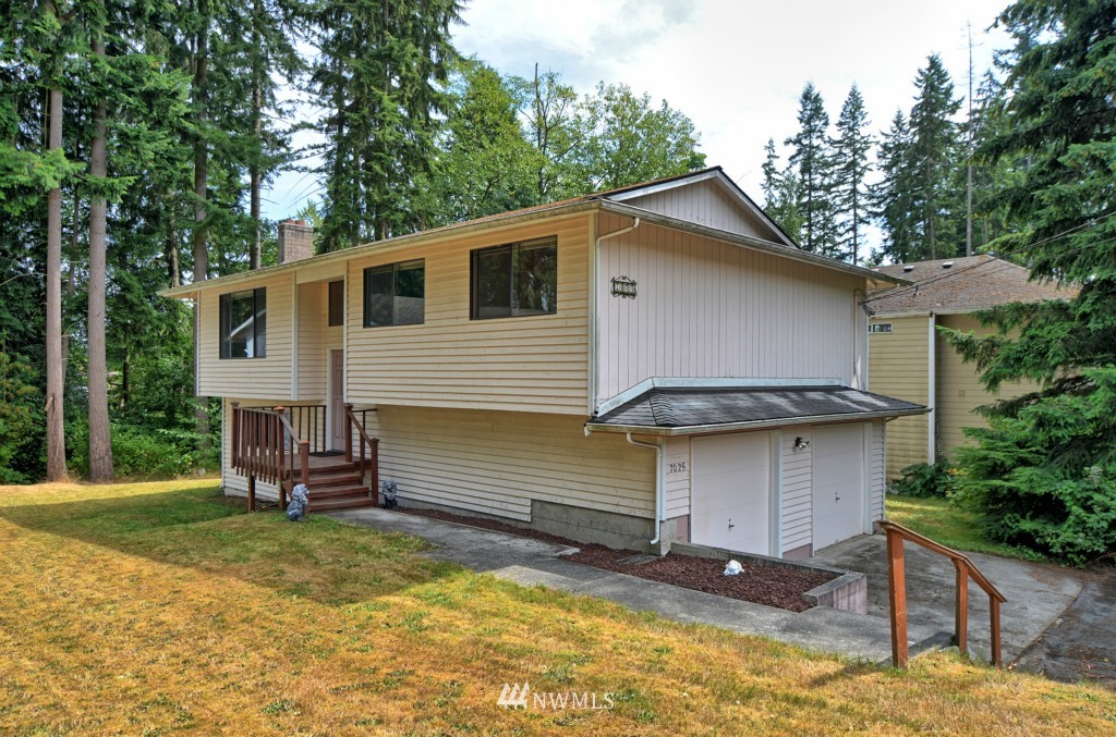 7025 Lower Ridge Road Everett, WA 98203 - Photo 1 of 15