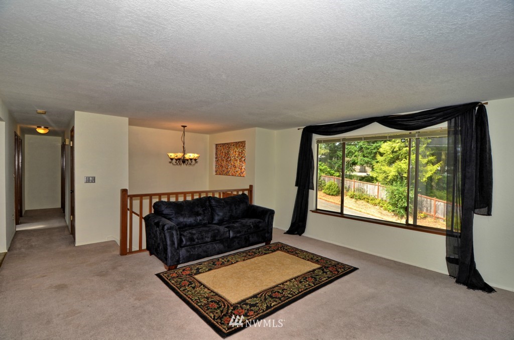 7025 Lower Ridge Road Everett, WA 98203 - Photo 2 of 15