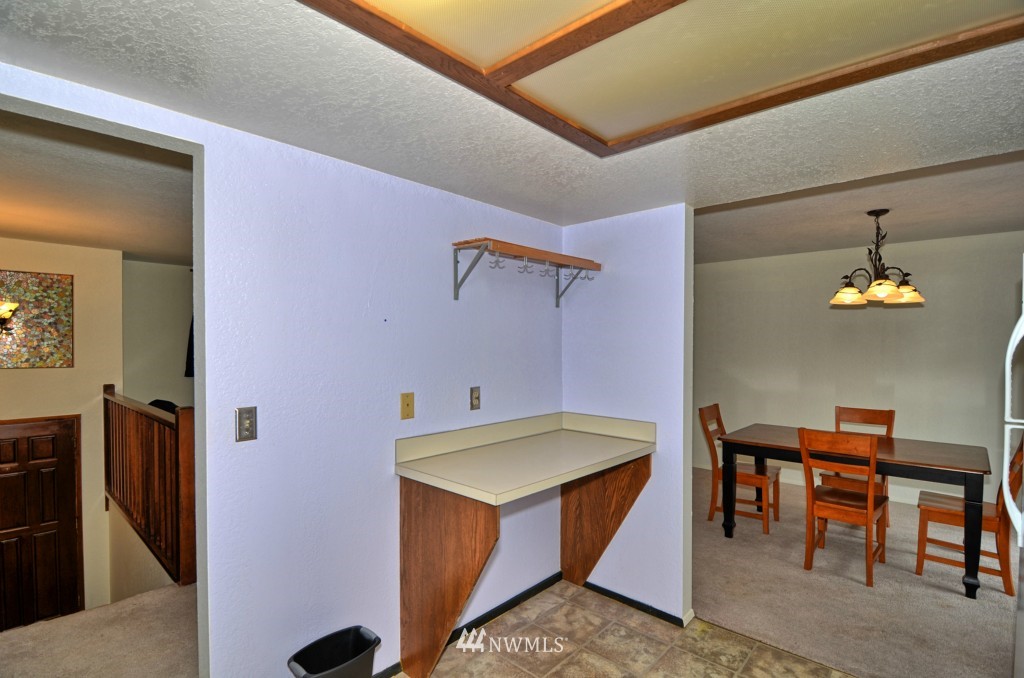 7025 Lower Ridge Road Everett, WA 98203 - Photo 6 of 15