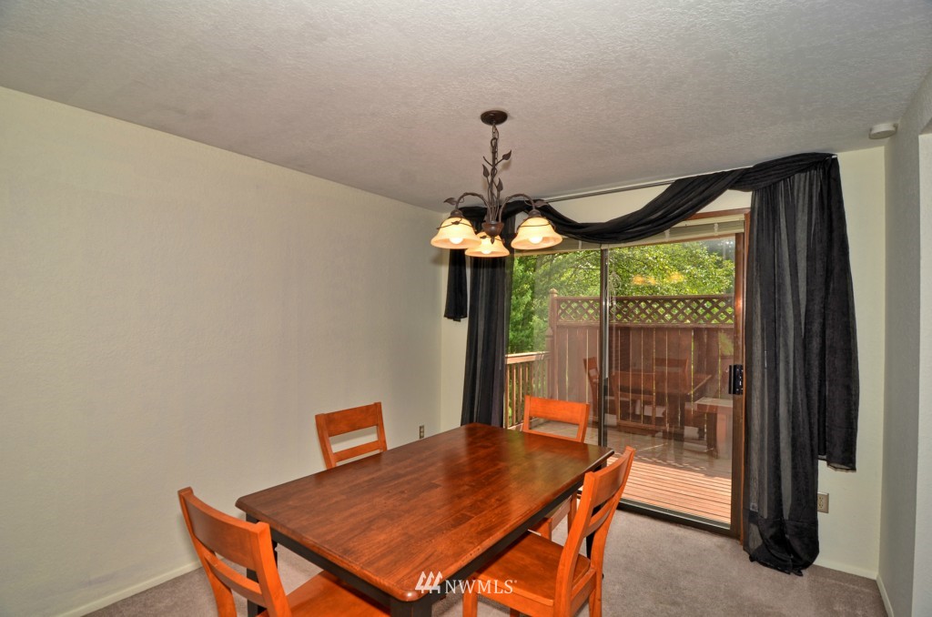 7025 Lower Ridge Road Everett, WA 98203 - Photo 7 of 15