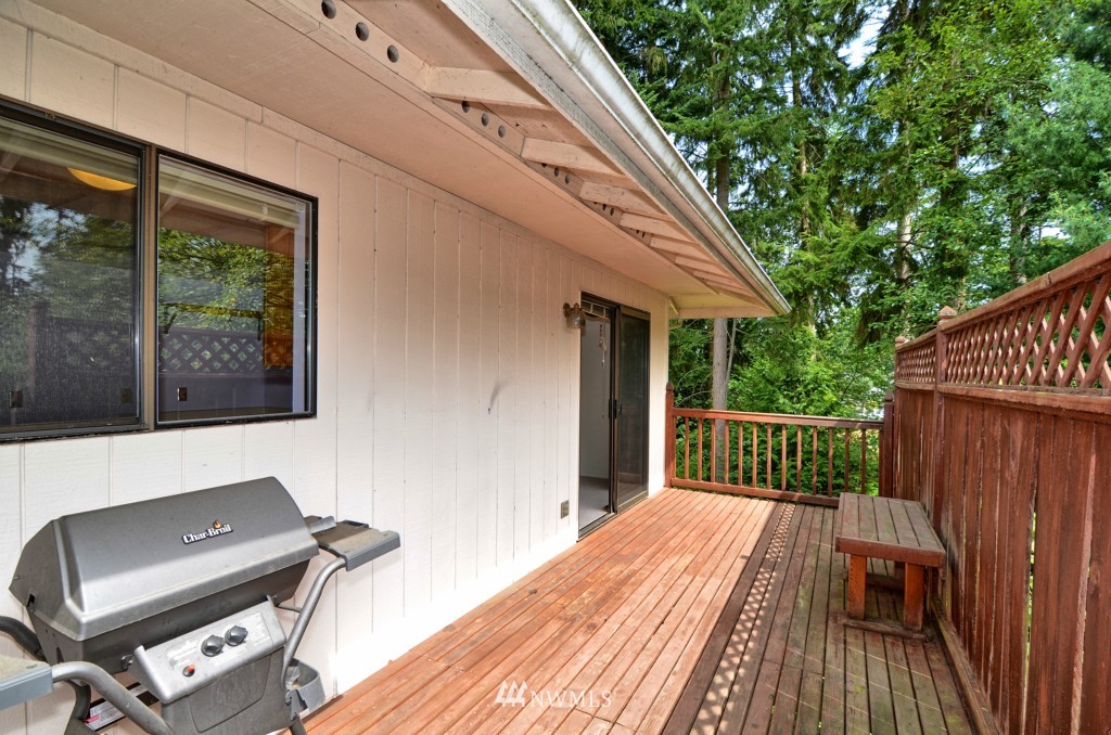 7025 Lower Ridge Road Everett, WA 98203 - Photo 8 of 15