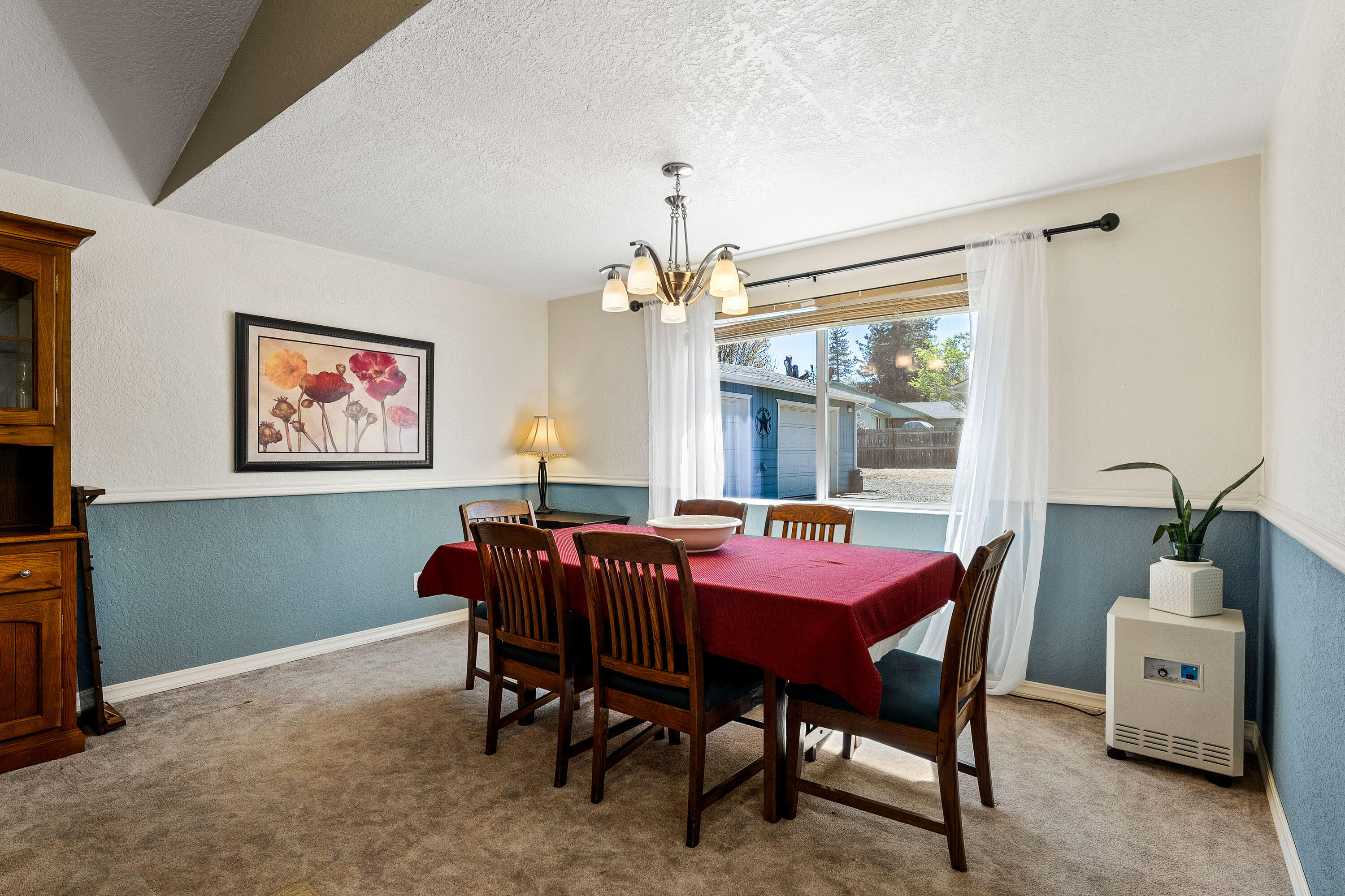 4234 Reese Creek Road Eagle Point, OR 97524 - Photo 10 of 36 Dining Area