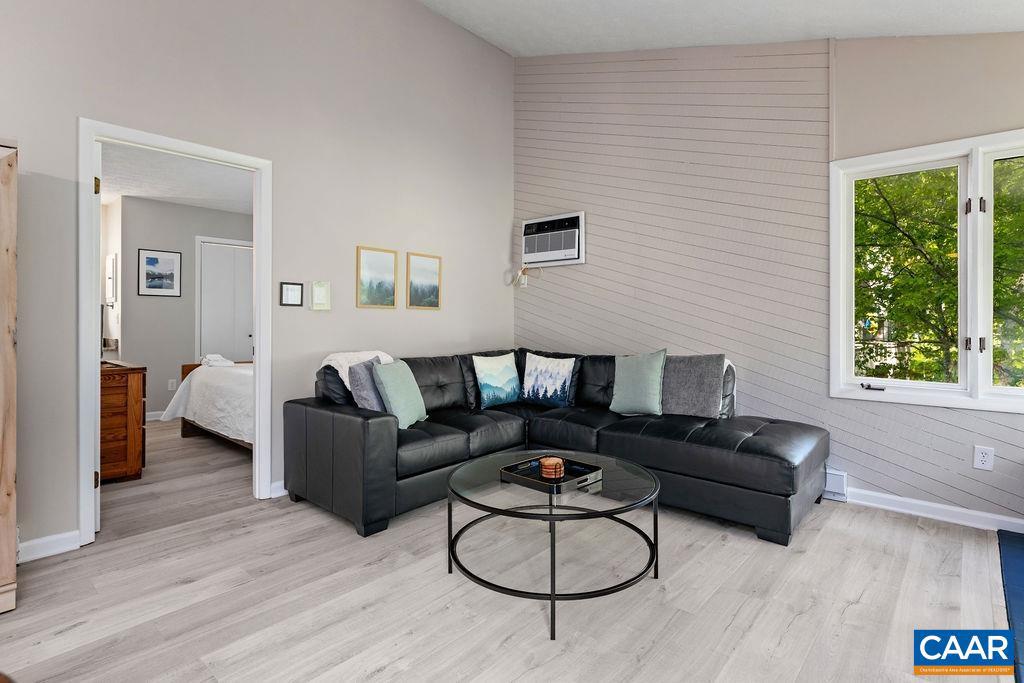 2209 Tanners Ridge Roseland, VA 22967 - Photo 8 of 21 a living room with furniture and a window