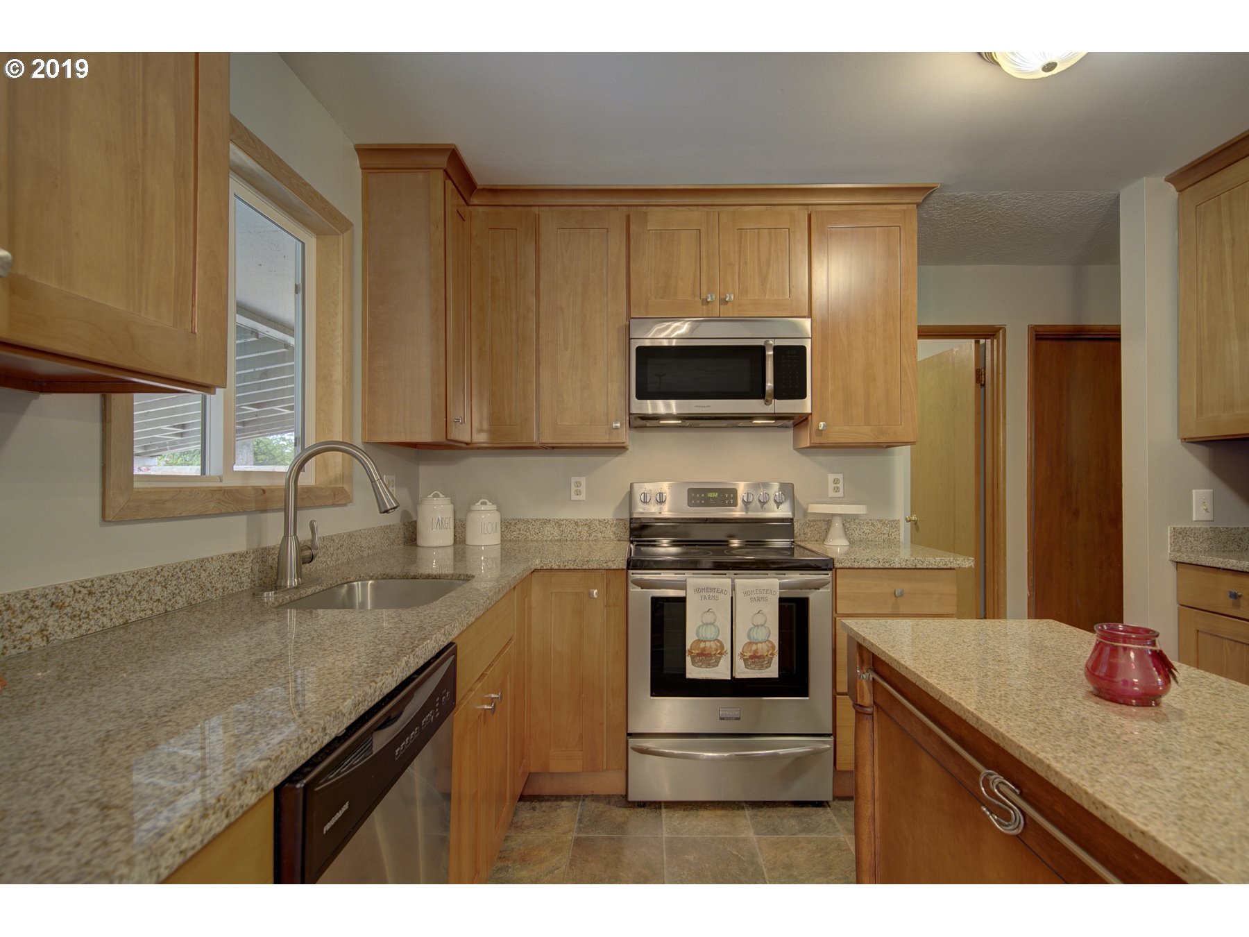 13100 Southwest Walker Road Beaverton, OR 97005 - Photo 12 of 31 Gallery Image 12