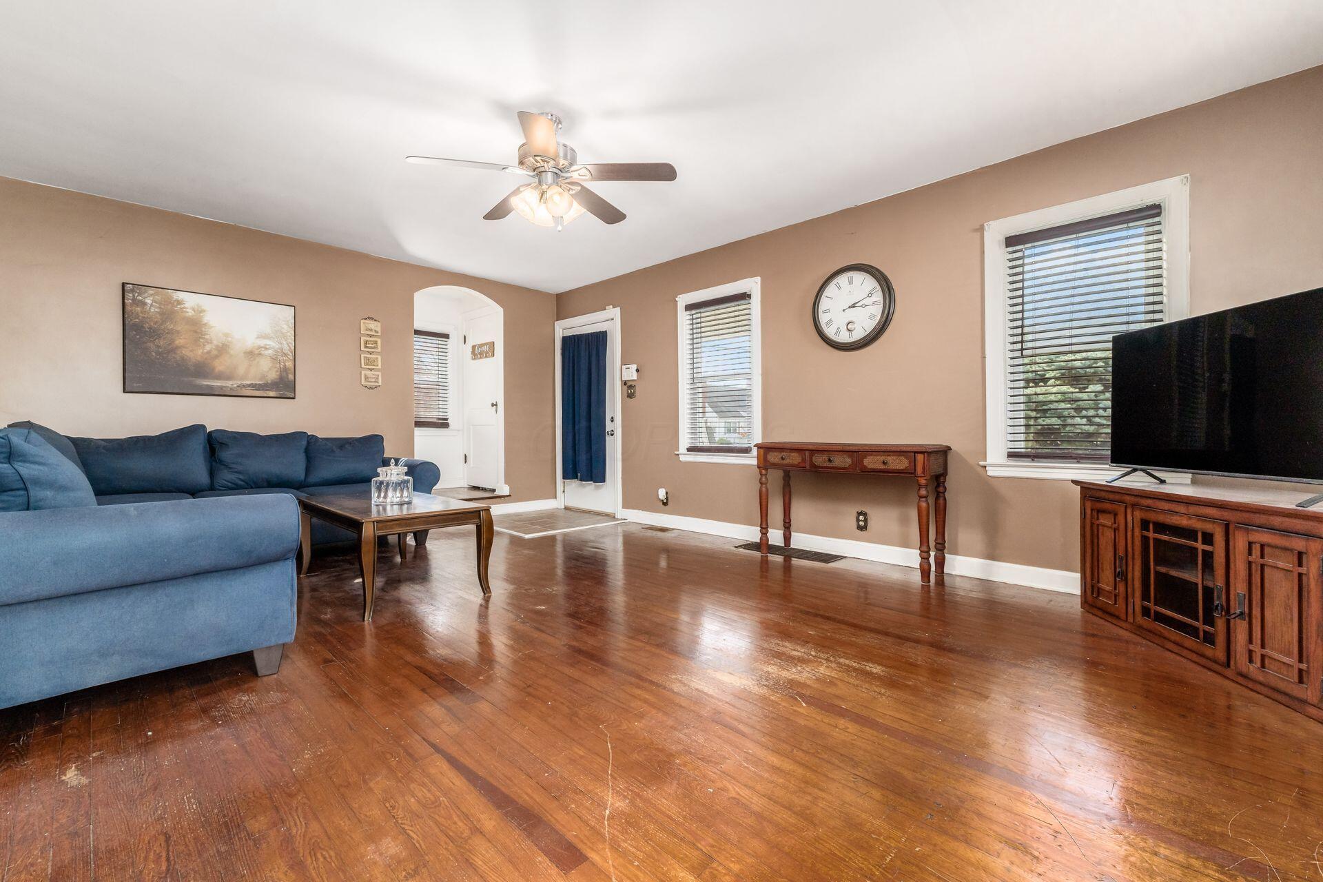 800 Rutter Avenue Lancaster, OH 43130 - Photo 8 of 44 Gorgeous Hardwood Floors