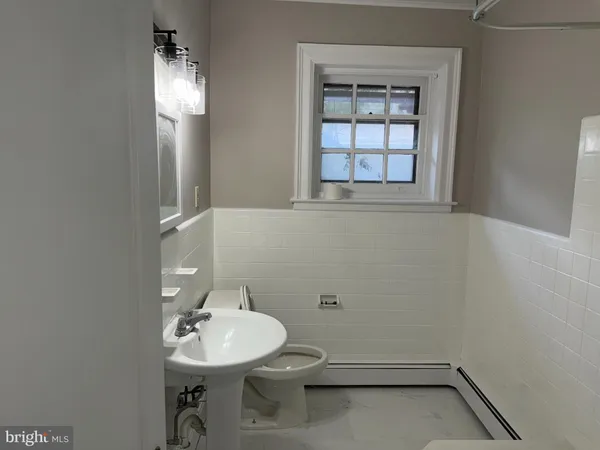 $1,600 | 645 East High Street, Unit 2, Pottstown, PA 19464