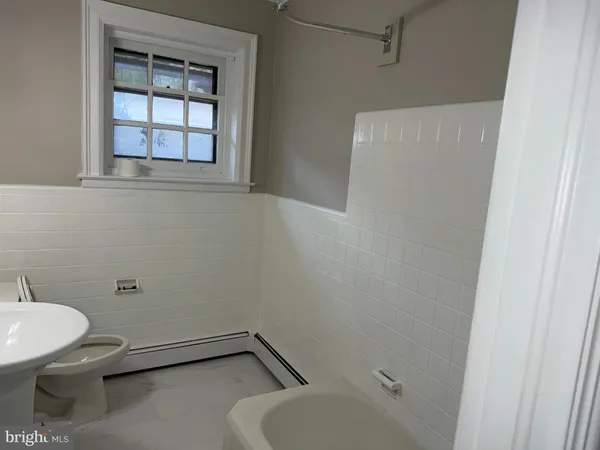 $1,600 | 645 East High Street, Unit 2, Pottstown, PA 19464