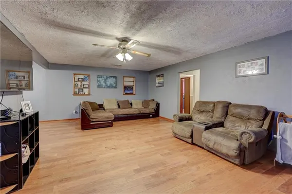 $181,999 | 2205 Lincoln Avenue, Baxter Springs, KS 66713