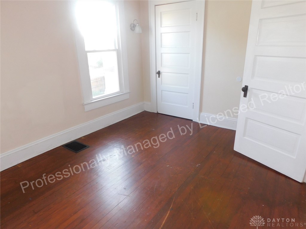 1452 1/2 North Limestone Street Springfield, OH 45503 - Photo 5 of 13