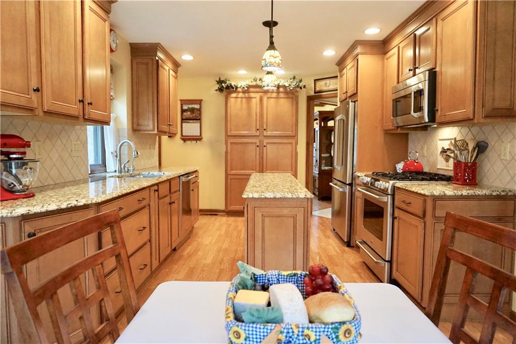 8214 Forward Pass Road Indianapolis, IN 46217 - Photo 14 of 42 Gallery Image 14