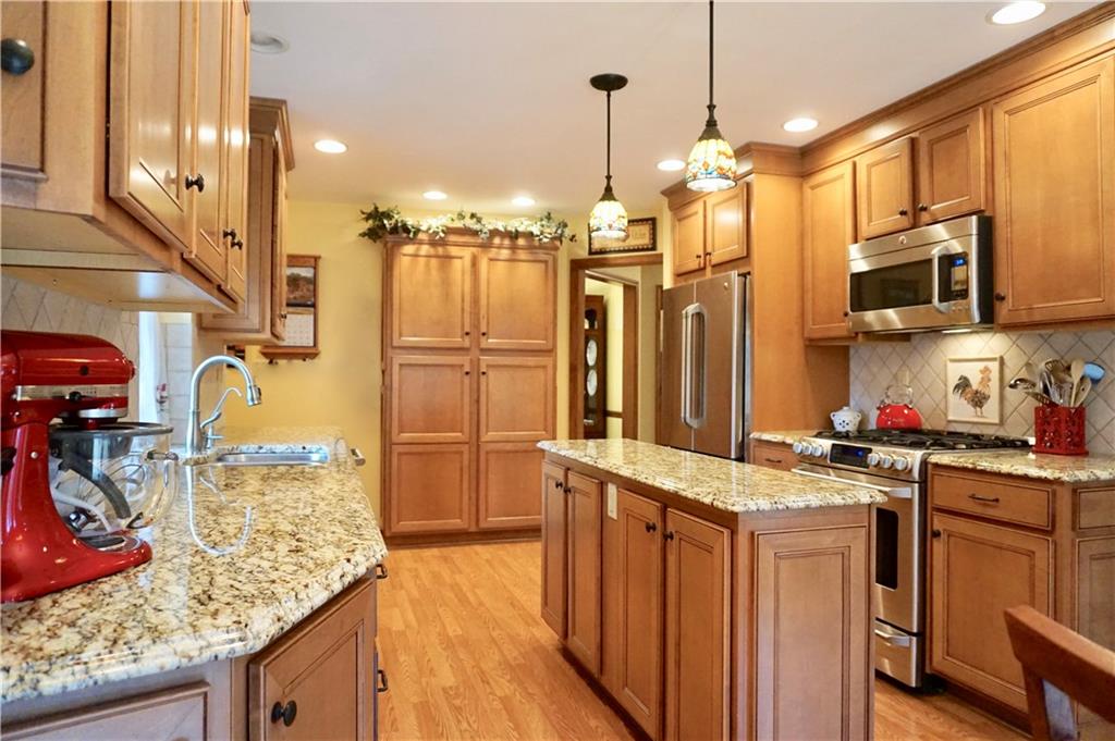 8214 Forward Pass Road Indianapolis, IN 46217 - Photo 3 of 42 Gallery Image 3