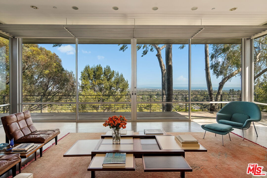 901 Kenter Way Los Angeles, CA 90049 - Photo 3 of 31