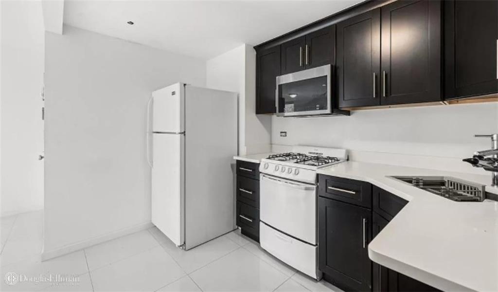 145 Kenilworth Place, Unit 2A Brooklyn, NY 11210 - Photo 3 of 11 Gallery Image 3