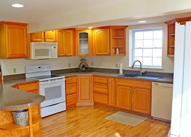 $599,900 | 1465 West Street, Cornwall, VT 05753