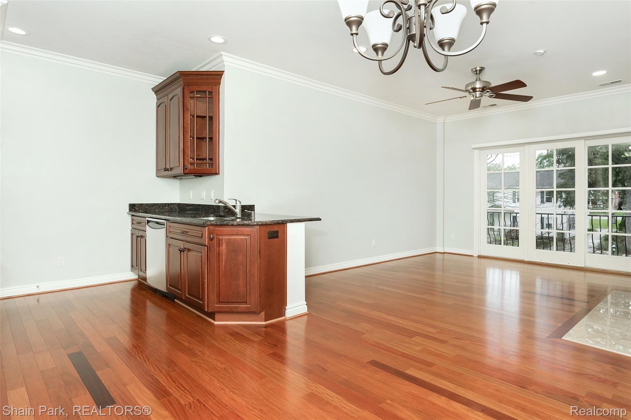 202 Walnut Boulevard Rochester, MI 48307 - Photo 8 of 39 Walnut-8.jpg