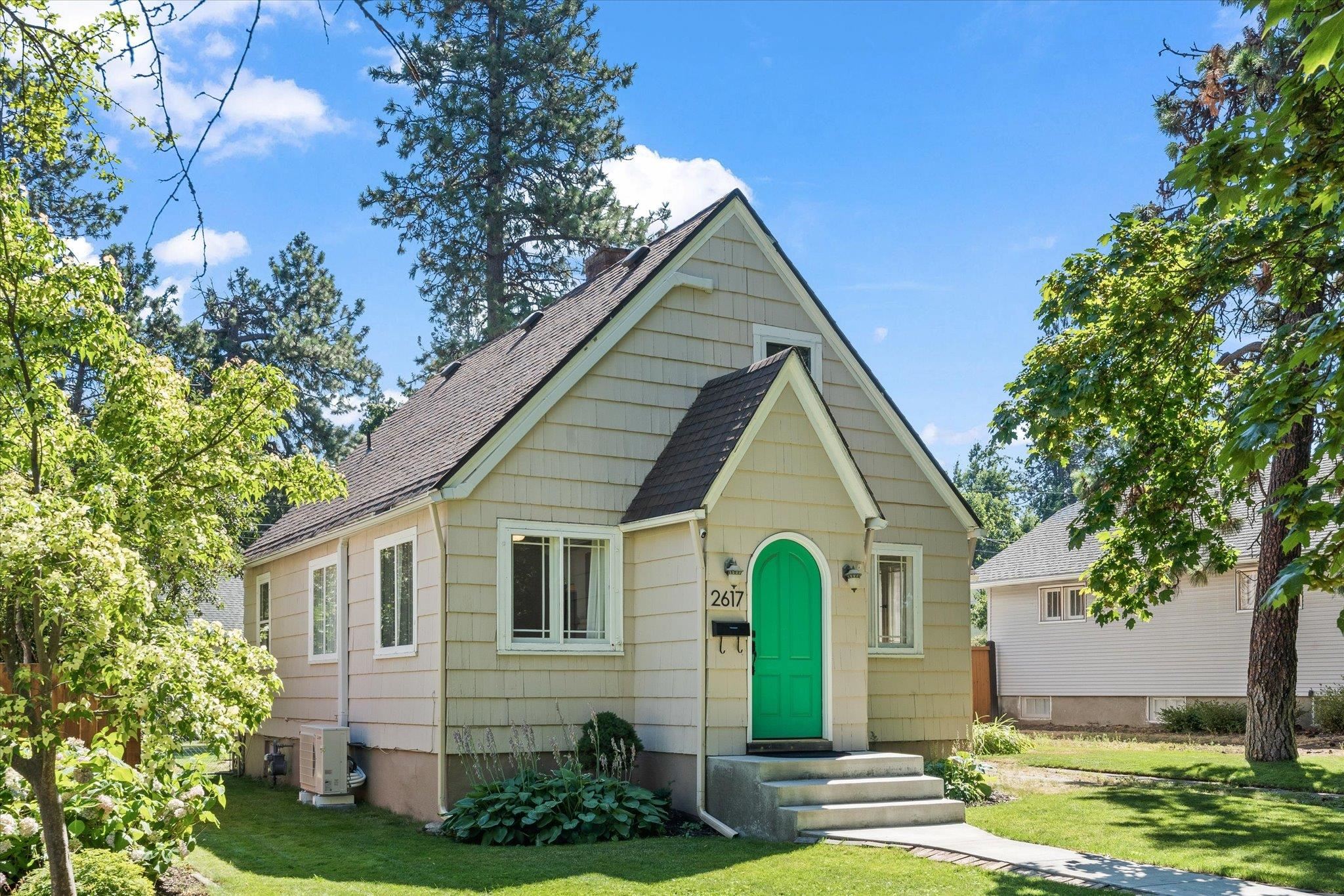 2617 South Post Street Spokane, WA 99203 - Photo 2 of 31