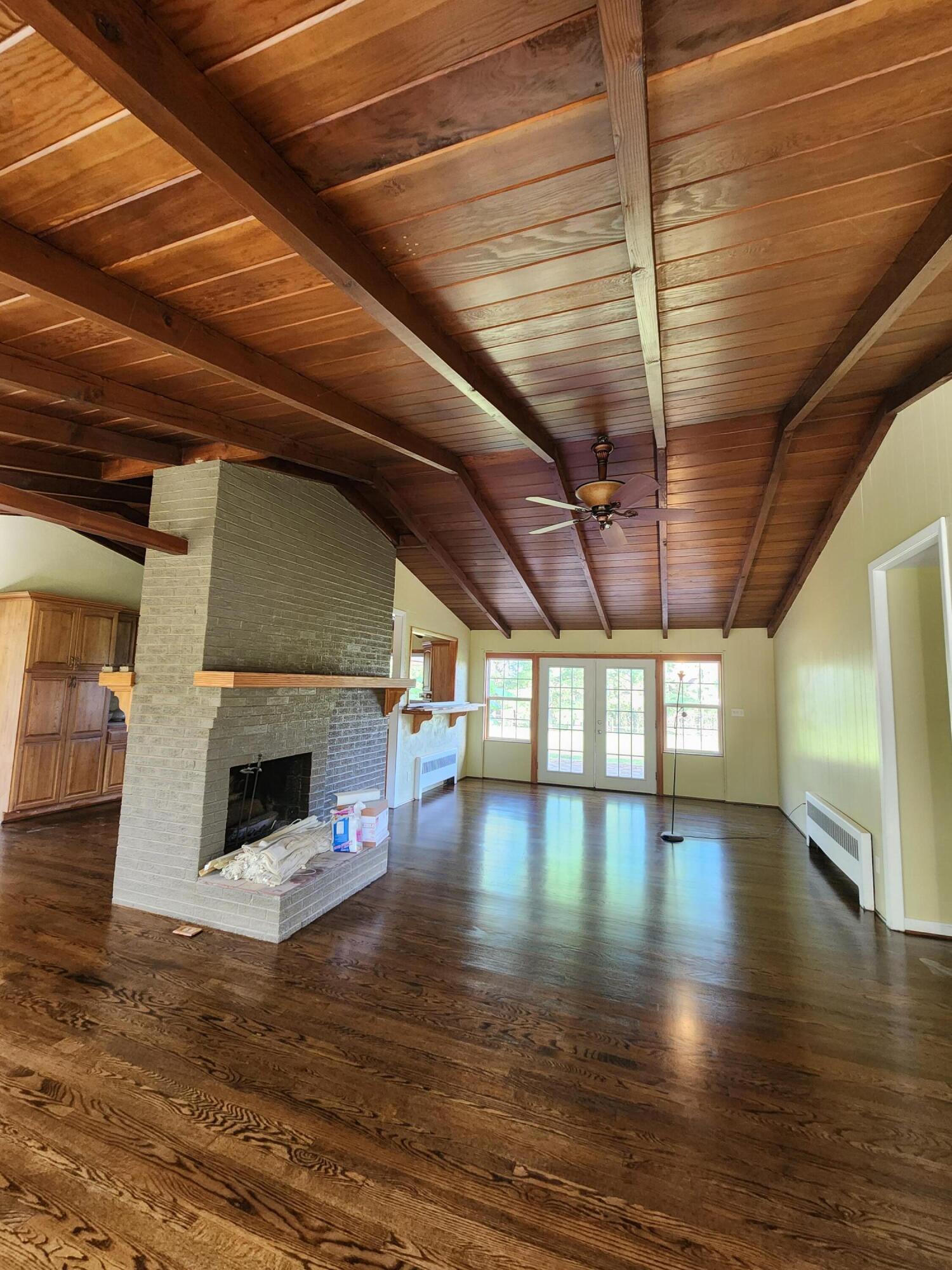 6239 North Barrens Road Roanoke, VA 24019 - Photo 3 of 26 Rustic Vacation Home