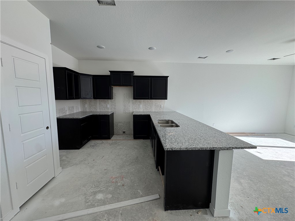 1915 Meridian Loop Temple, TX 76504 - Photo 3 of 13