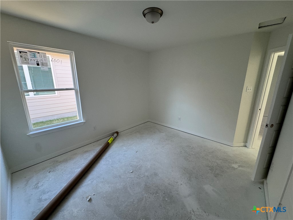 1915 Meridian Loop Temple, TX 76504 - Photo 10 of 13 an empty room with windows