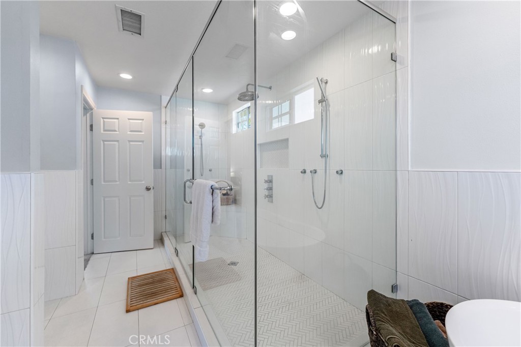 16762 Otsego Street Encino, CA 91436 - Photo 19 of 54 Huge primary master shower