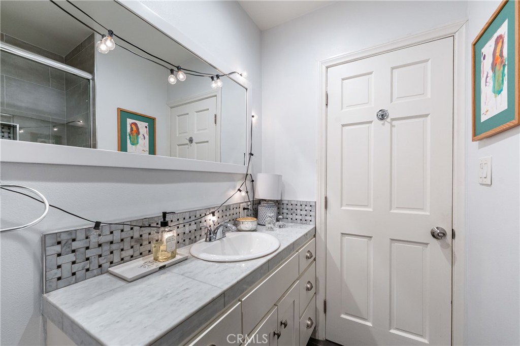 16762 Otsego Street Encino, CA 91436 - Photo 29 of 54 Downstairs vanity for 2nd bedroom on suite bath