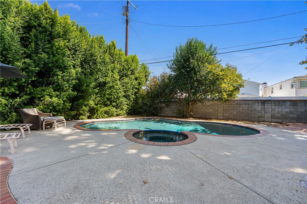 16762 Otsego Street Encino, CA 91436 - Photo 34 of 54 Lots of "tanning" area near pool and spa